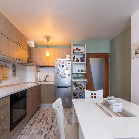 Bright City-center Flat For 4 Guests *