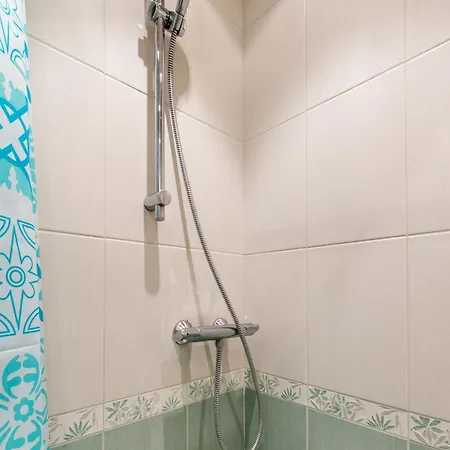 Bright City-center Flat For 4 Guests Апартаменты Варна