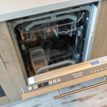 Bright City-center Flat For 4 Guests Апартаменты