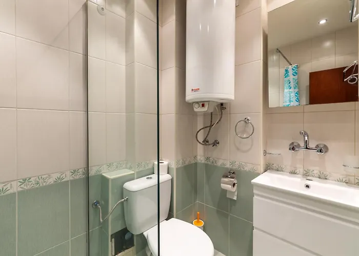 Bright City-center Flat For 4 Guests Daire