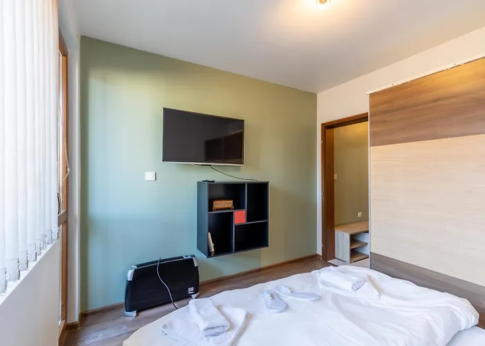 Bright City-center Flat For 4 Guests 瓦爾納