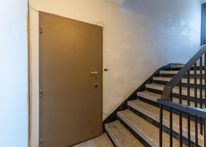 Bright City-center Flat For 4 Guests Варна