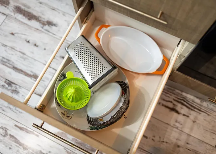 Apartment Bright City-center Flat For 4 Guests *