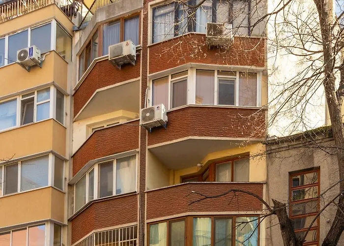 Bright City-center Flat For 4 Guests * Varna